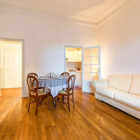 L'authentique, En Plein Centre Ville Apartment