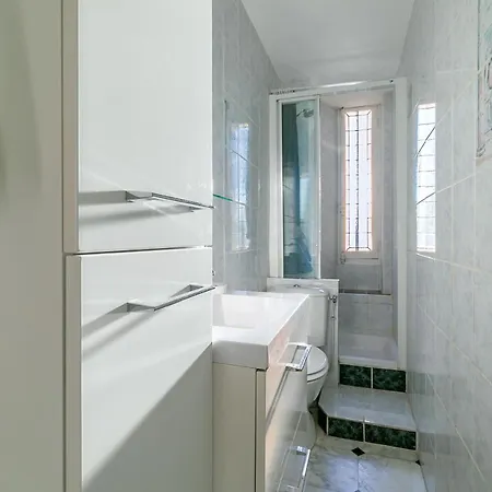 L'authentique, En Plein Centre Ville Apartment *